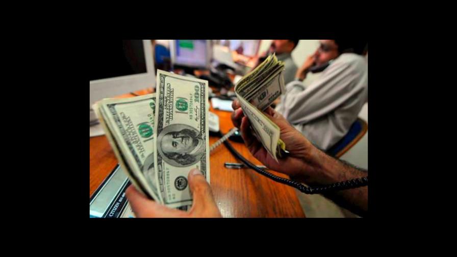 Caída de la tasa de cambio favorece economía dominicana