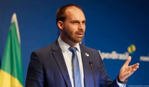 Tribunal ordena a un hijo de Bolsonaro remover información falsa sobre Lula