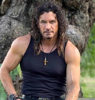 Nace primera hija del actor Mario Cimarro