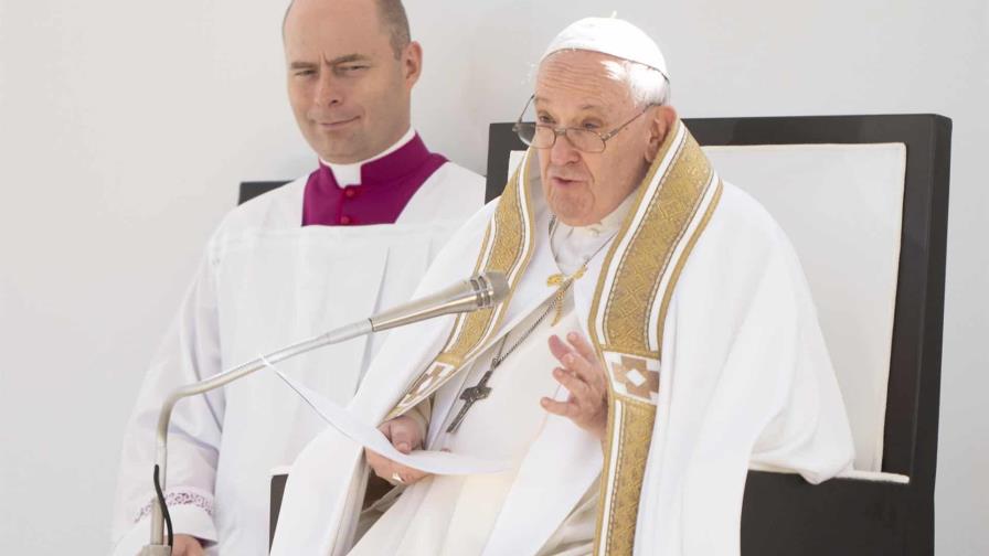 El papa dice que la tierra nos ruega que detengamos su destrucción El papa dice que la tierra nos ruega que detengamos su destrucción