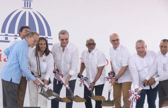 Luis Abinader destaca programa de renovación y reestructuración en San Francisco de Macorís