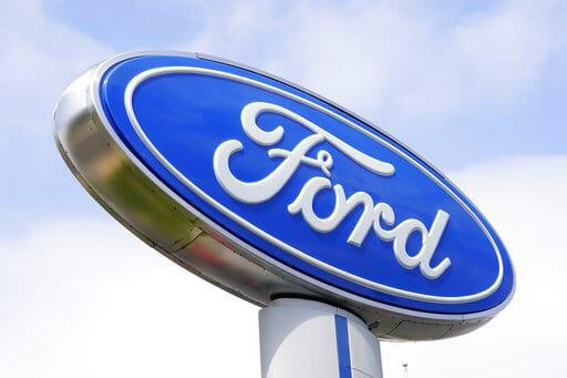 Ford reporta fallas en ventiladores de 200,000 camionetas de SUVs