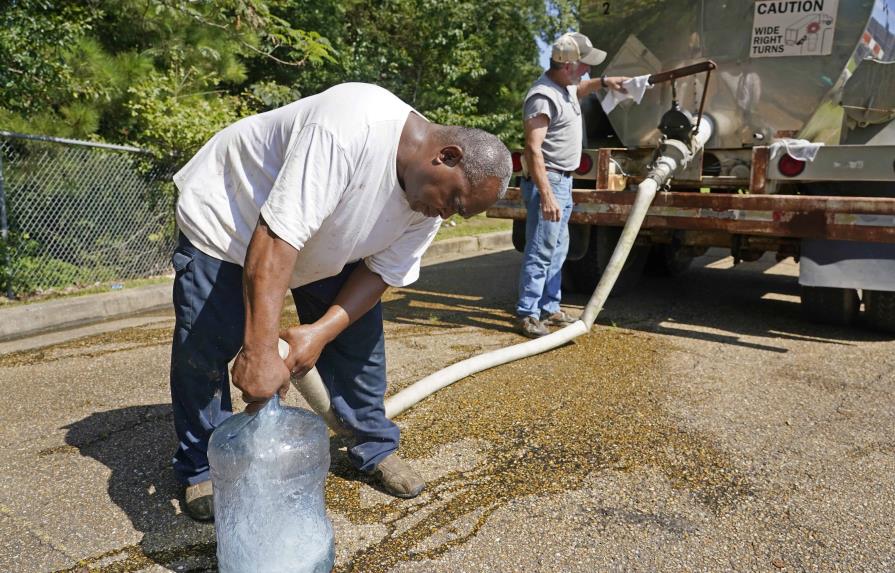 Mississippi: Residentes buscan opciones ante falta de agua