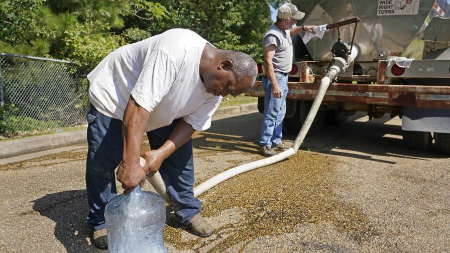 Mississippi: Residentes buscan opciones ante falta de agua