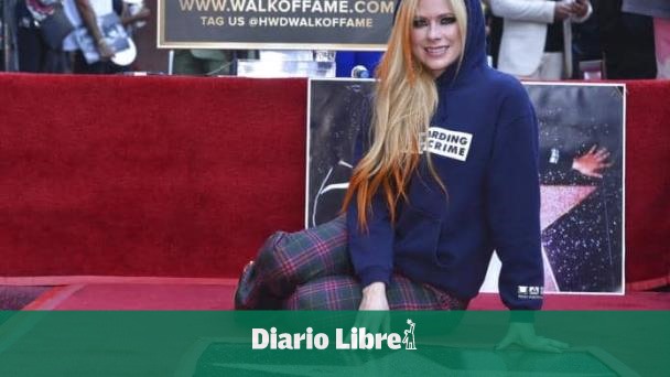 Avril Lavigne recibe una estrella en Paseo de la Fama