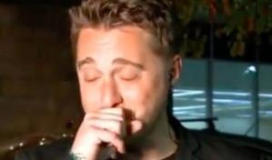 Reportero se traga una mosca durante transmisi&oacute;n