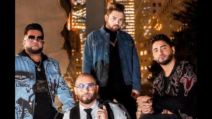 El Grupo D AHORA, primer grupo típico dominicano en realizar un concierto en Time Square 