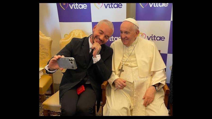 J Balvin: Estoy seguro de que al papa Francisco le gusta el reguetón