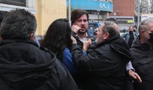 Agreden a golpes al hermano del presidente Boric en el centro de Santiago