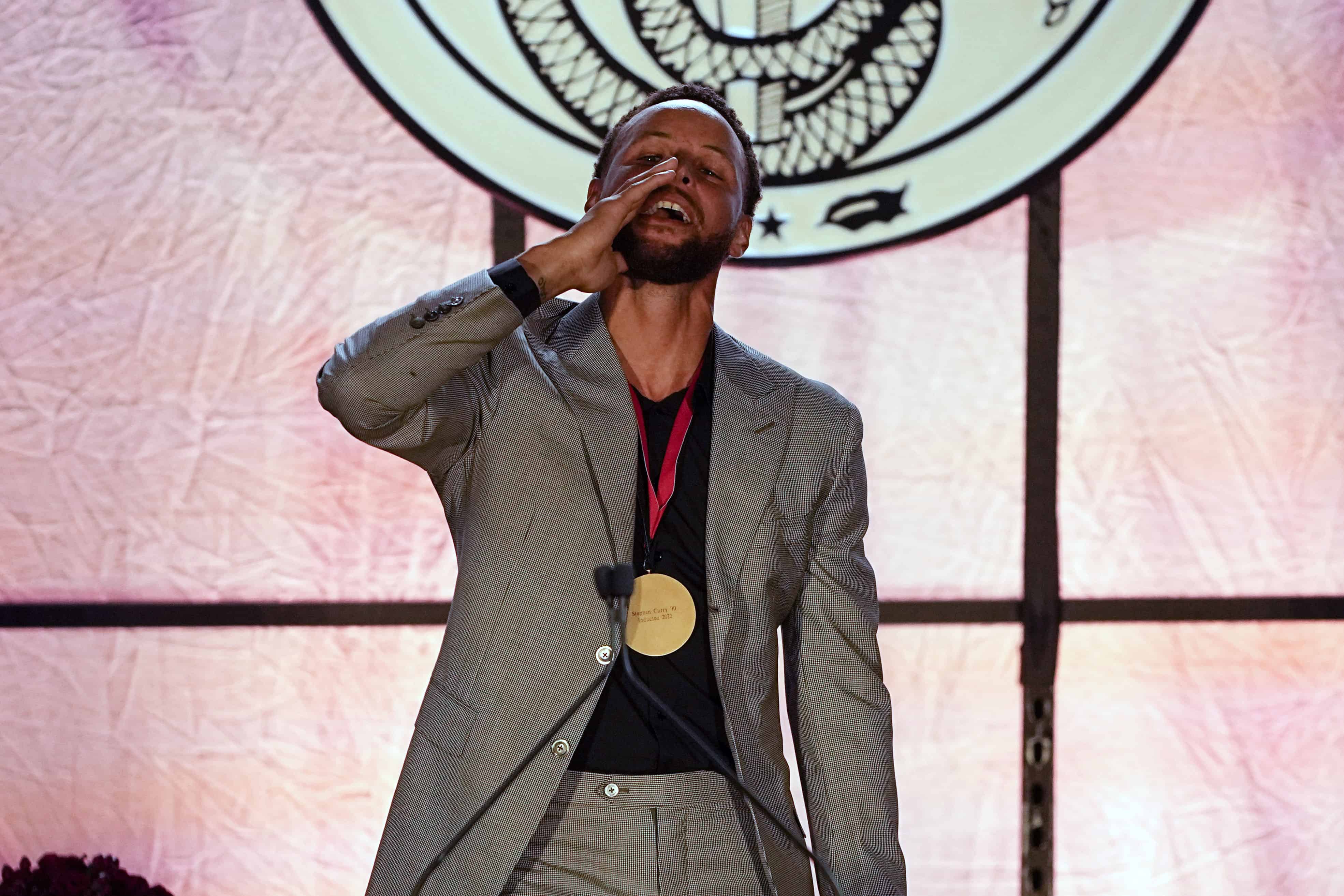 Stephen Curry en el acto de inducción al Salón de la Fama de la Universidad de Davidson