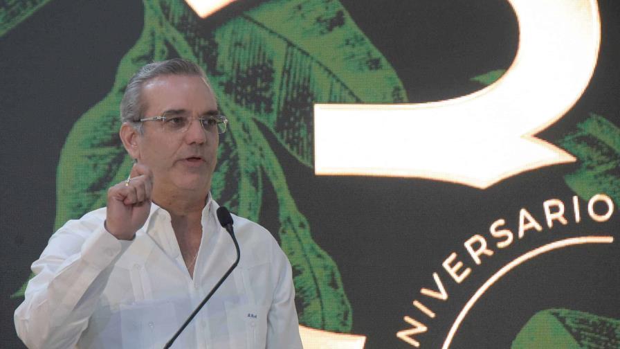 Abinader participa en actividades privadas y deja iniciada obra acuífera en Santiago