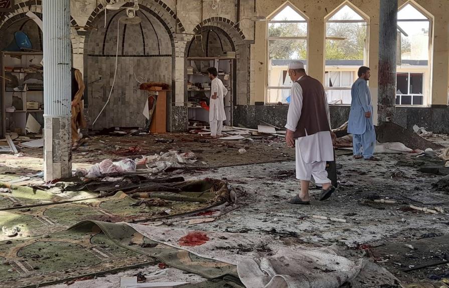 Al menos 6 muertos en un atentado suicida cerca de una mezquita en Afganistán