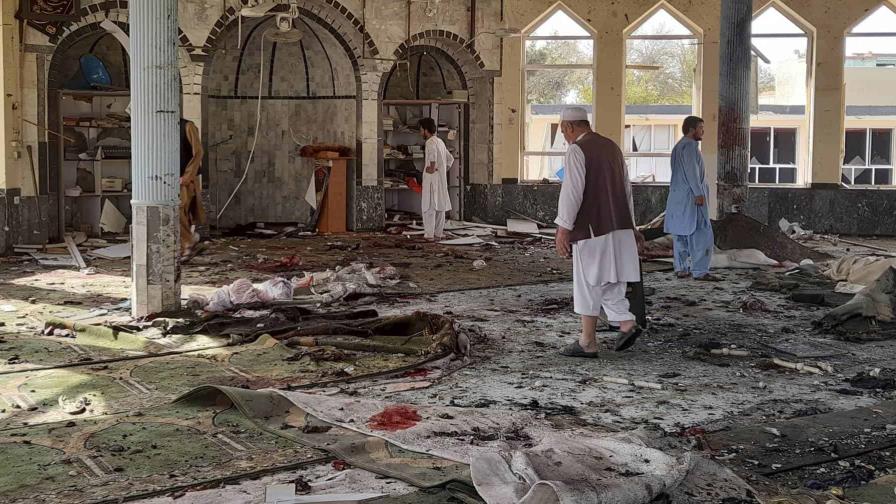 Al menos 6 muertos en un atentado suicida cerca de una mezquita en Afganistán Al menos 6 muertos en un atentado suicida cerca de una mezquita en Afganistán