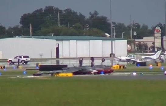 Muere una persona tras viento volcar avión en aeropuerto de Orlando