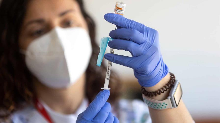 EMA asegura vacunas originales mantienen efectividad frente a variantes del COVID-19