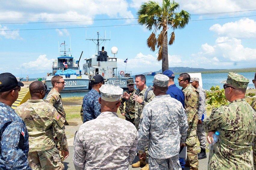 FF.AA. recibe oficiales del Comando Sur de EEUU