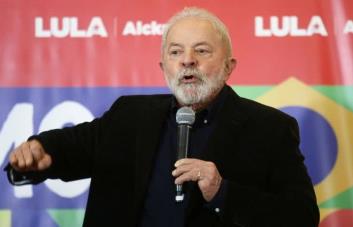 Ventaja de Lula sobre Bolsonaro se reduce a 13 puntos en Brasil, según encuesta