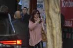 Cristina Fernández se retira de su domicilio horas después del atentado