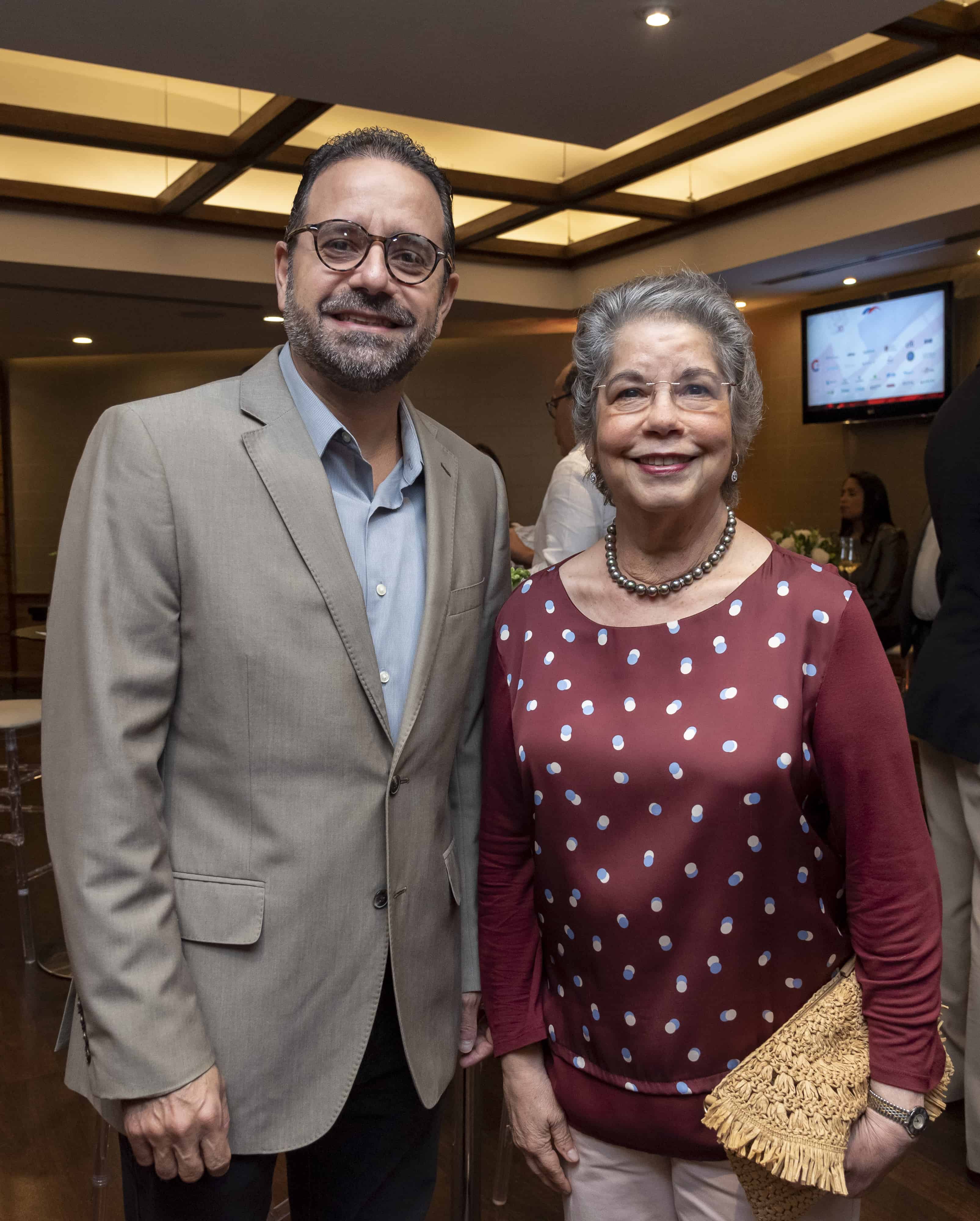 Ricardo Pérez y Carmen cristina Álvarez.
