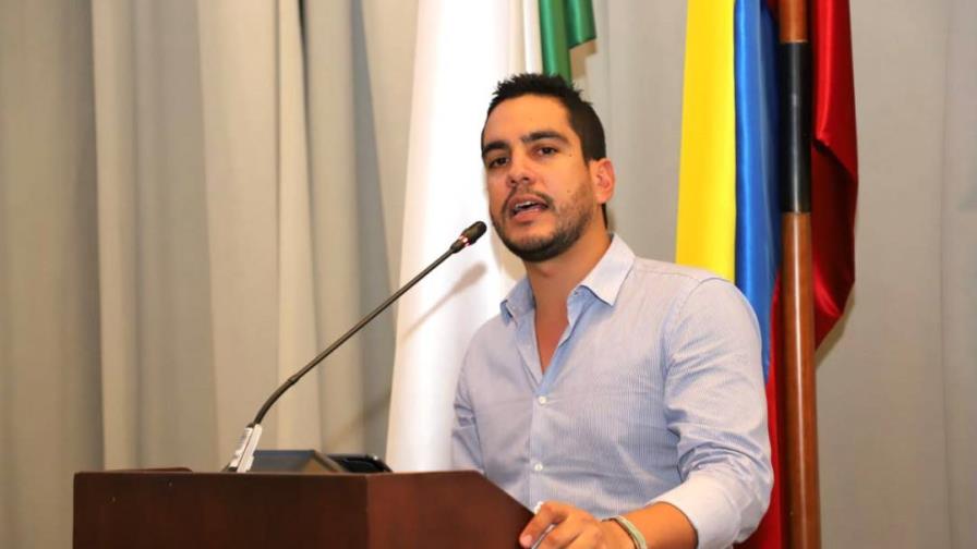 Denuncian a un senador colombiano por insultar a la Policía estando borracho Denuncian a un senador colombiano por insultar a la Policía estando borracho
