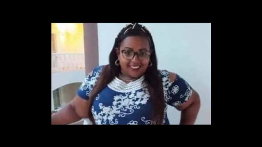 Hombre mata expareja en La Vega tras herirla de arma blanca en el cuello Hombre mata expareja en La Vega tras herirla de arma blanca en el cuello