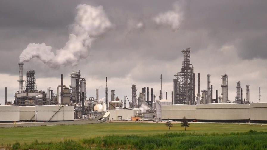Al menos ocho heridos tras la explosión de una refinería de petróleo en Terranova, Canadá Al menos ocho heridos tras la explosión de una refinería de petróleo en Terranova, Canadá