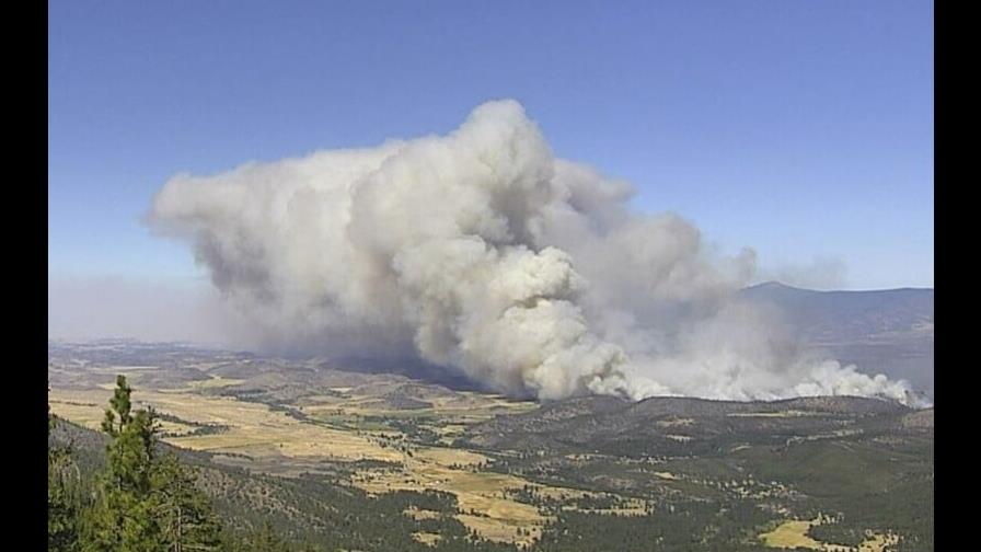 Incendio en el norte de California causa heridos y daños 