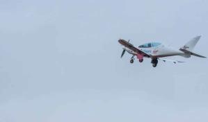 Piloto robó una avioneta y amenazó con estrellarse contra una tienda de Walmart en Mississippi