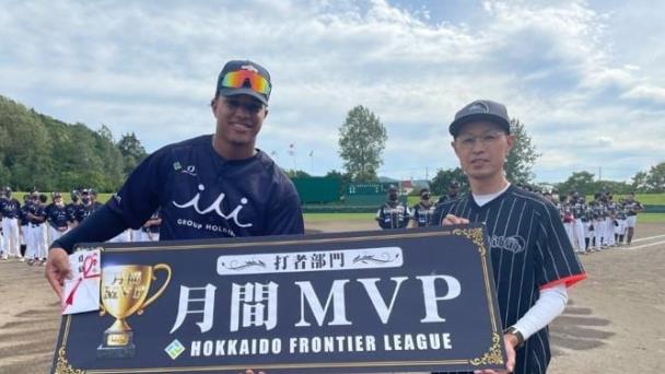 Dominicano Contreras, Jugador Más Valioso en béisbol de Hokkaido, Japón