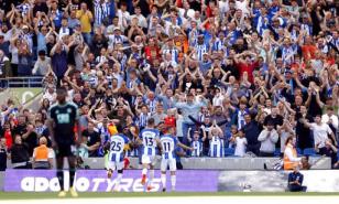 Leicester cae ante el Brighton y se mantiene en el sótano