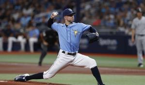 Kluber y Rays vencen a Yanquis; se les acercan a cuatro juegos