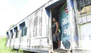 Tras denuncias, Migración interviene construcción de escuela ocupada por haitianos