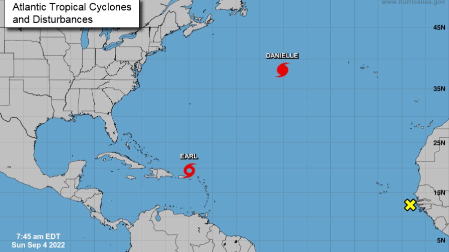 Danielle retoma categoría de huracán y Earl se deja sentir en Puerto Rico