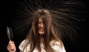 Así puedes eliminar la electricidad estática del pelo