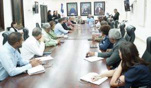 Instalan comisión que revisará la ley general de Educación 