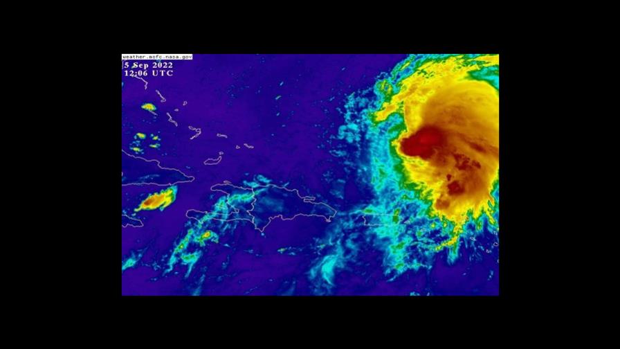 Lluvias para este lunes y martes por efectos de la tormenta Earl; 18 provincias en alerta Lluvias para este lunes y martes por efectos de la tormenta Earl; 18 provincias en alerta