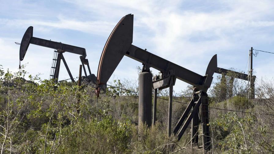 El petróleo de Texas abre con un alza del 3.37 % y se sitúa a 90.24 dólares el barril