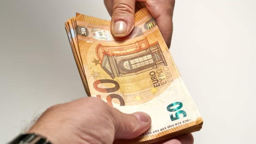 El euro cae a mínimos desde hace veinte años frente al dólar por crisis gas