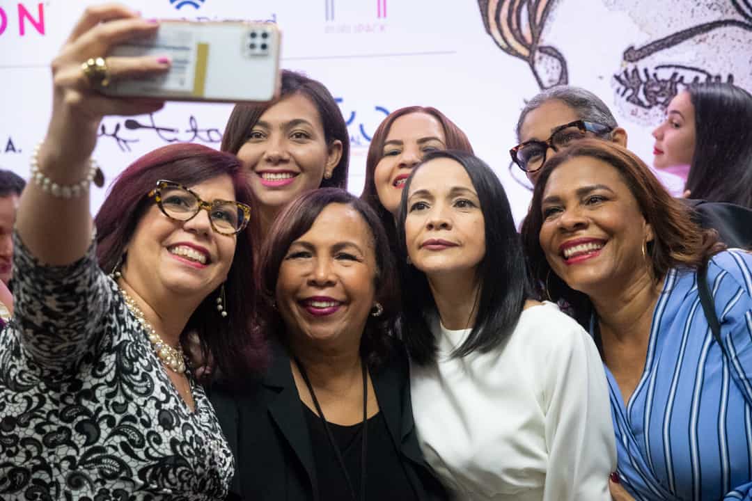 Una gran representación de Cronistas Sociales se dieron  cita a la actividad.