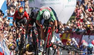 En la Vuelta: Roglic cae cerca de meta pero se acerca a Evenepoel