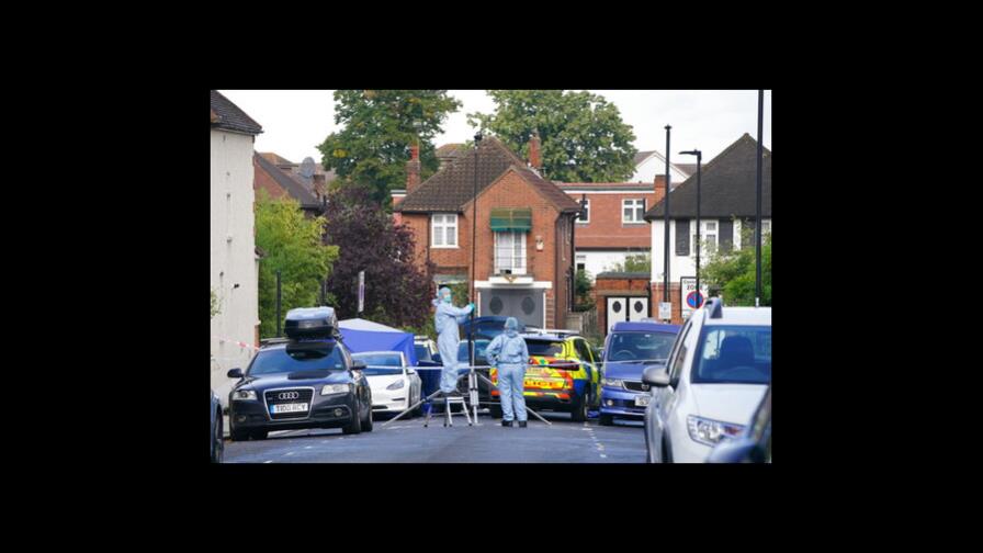 Policías persiguen y matan a tiros a un hombre en Londres