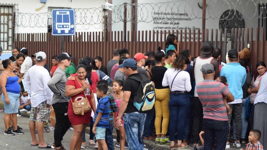 EE.UU. y México deportan a Cuba un nuevo grupo de 253 migrantes