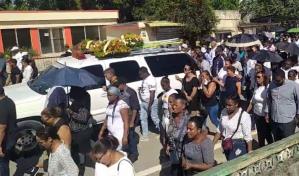 Sepultan restos de la esposa del alcalde de El Valle en Hato Mayor