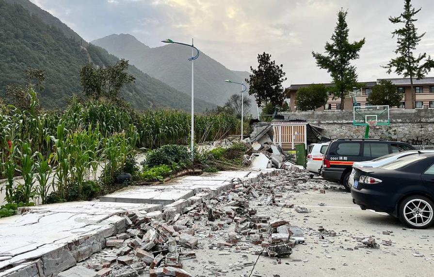 Aumentan a 46 los muertos del terremoto de magnitud 6.8 en el centro de China