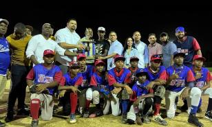 Academia Michel Morla de Nigua gana copa de béisbol infantil