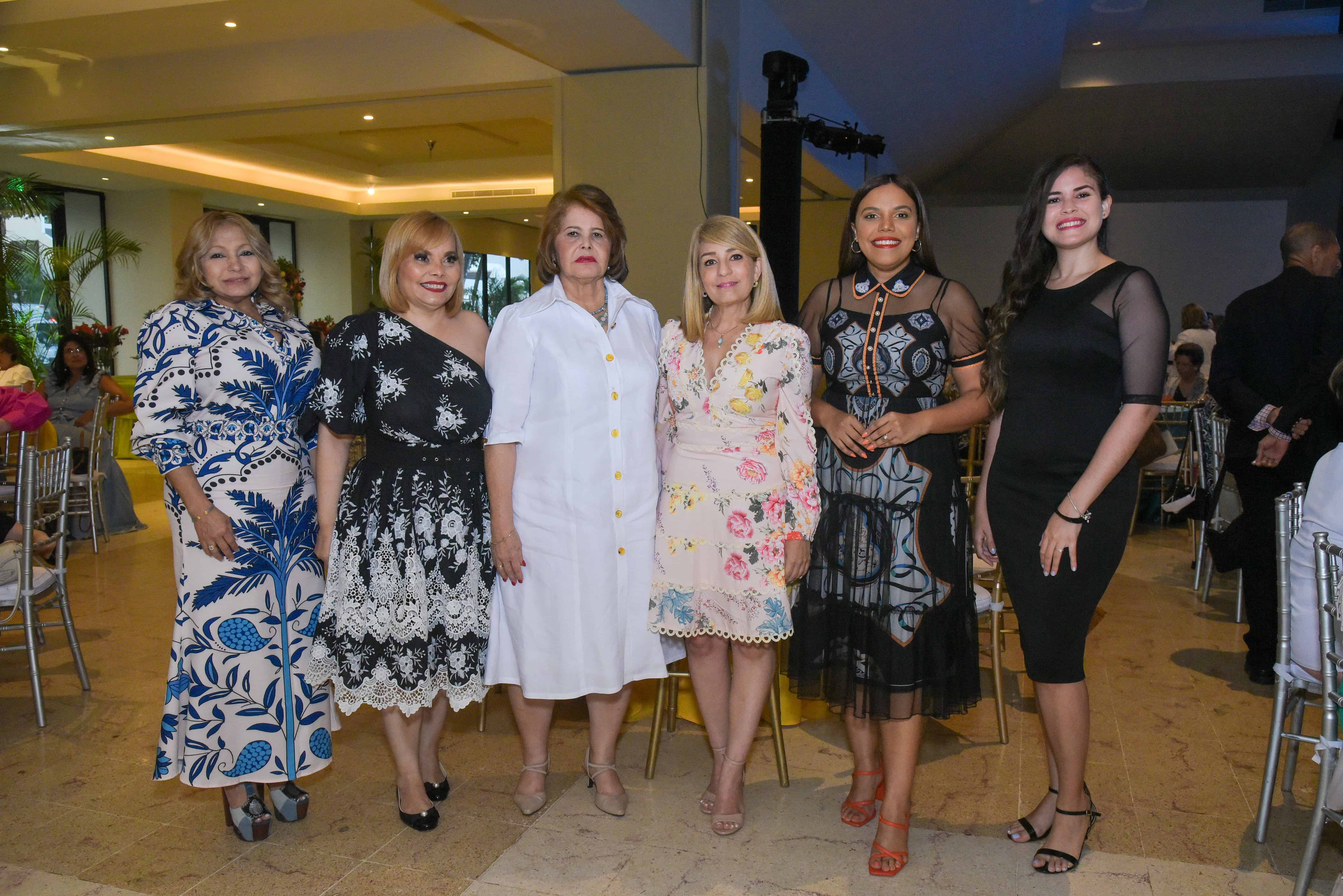 Aracelis Valerio de Ángeles,&nbsp; Rommy Grullón, Marisela de Grullón, Jatnna Batista, Rommy de Rodríguez y Claira Morales.