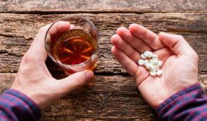 No deberías tomar tus medicamentos con estas bebidas