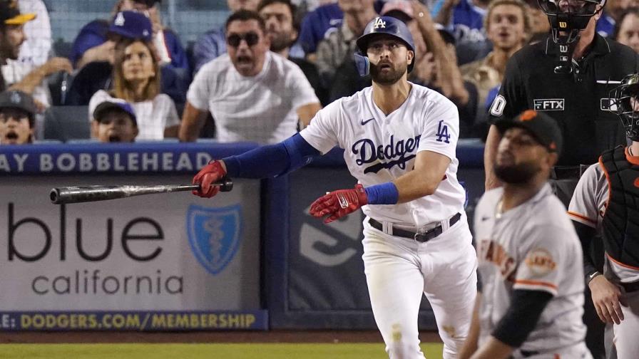VIDEO | Dodgers superan a Gigantes, Muncy pega dos jonrones