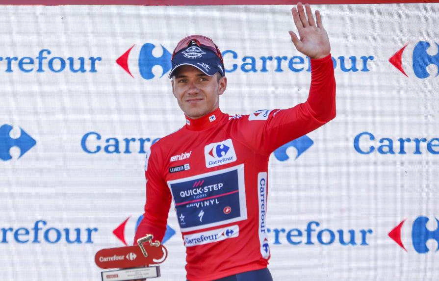 Evenepoel se afianza de líder, Urán gana etapa de la Vuelta