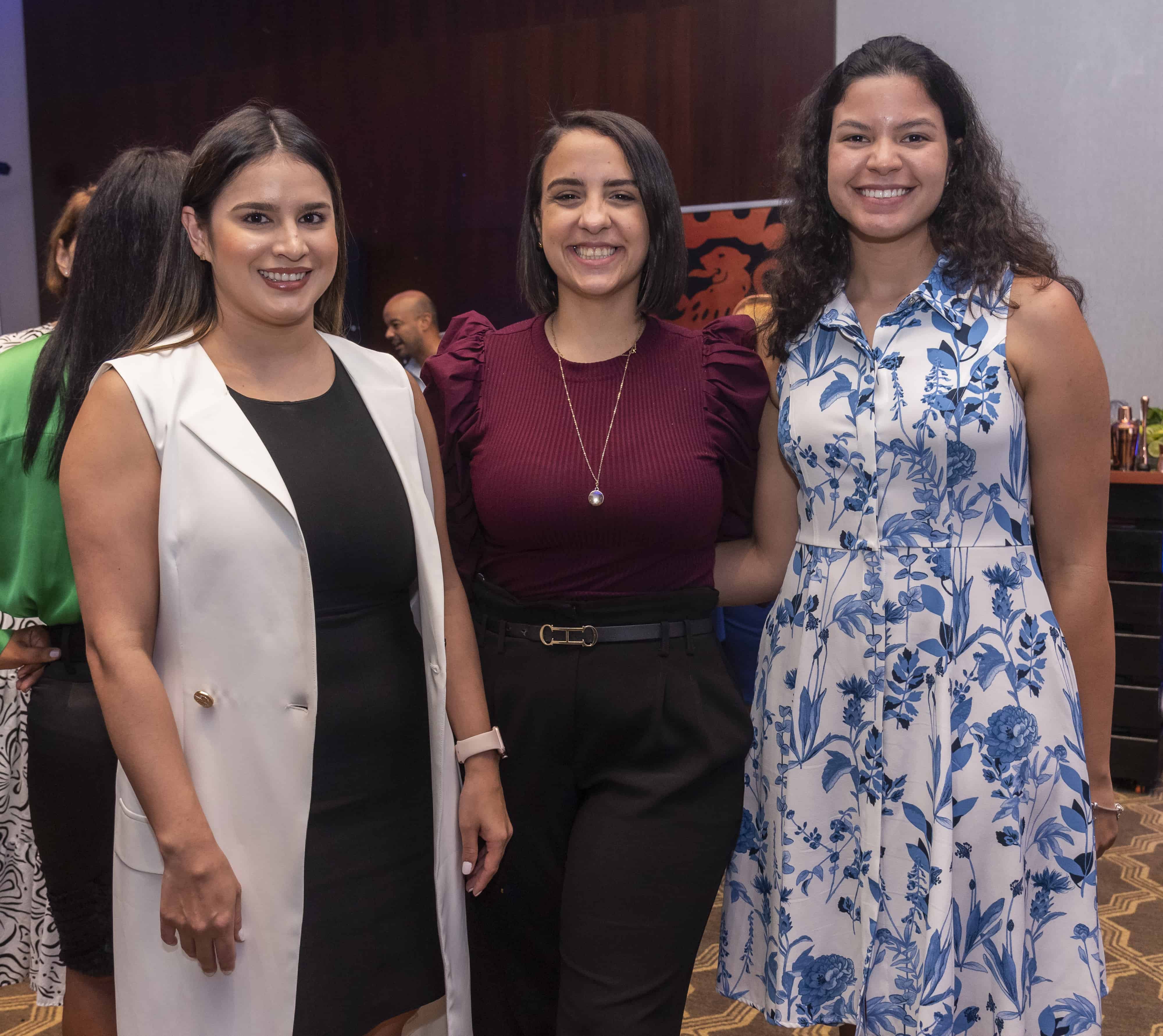 Giselle Dávila, Ana Rodríguez y Ellen Astwood.